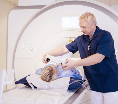 rezonans magnetyczny z kontrastem